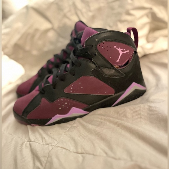 Jordan 7 Retro
Mulberry (GS) - Picture 7 of 12